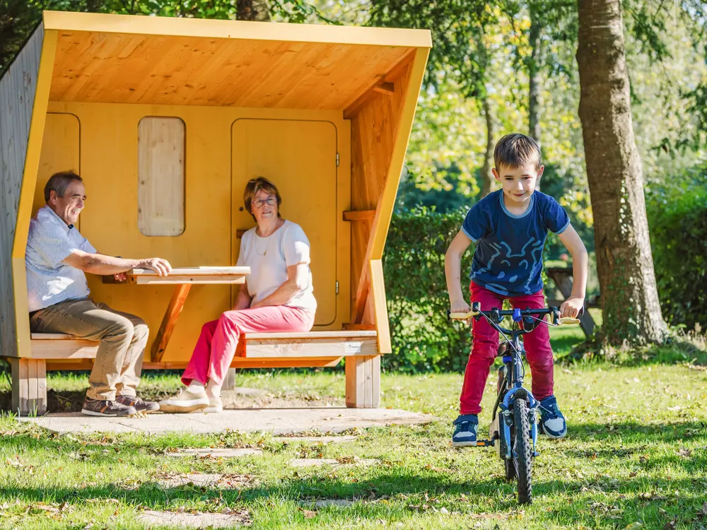 Cabanes pour enfants dans un camping